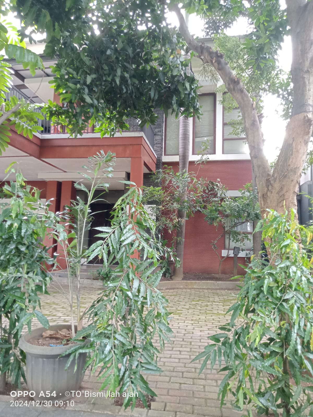 DIjual Rumah Full Furnish di West Esplenade Grand Wisata